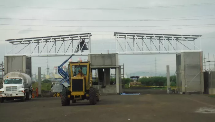 Construcción de Ampliación en 2.7 km de Barda Perimetral de la Refinería “Ing. Antonio M. Amor” de Salamanca, Gto. Obra Complementaria para el Proyecto de Conversión de Residuales (PCR).